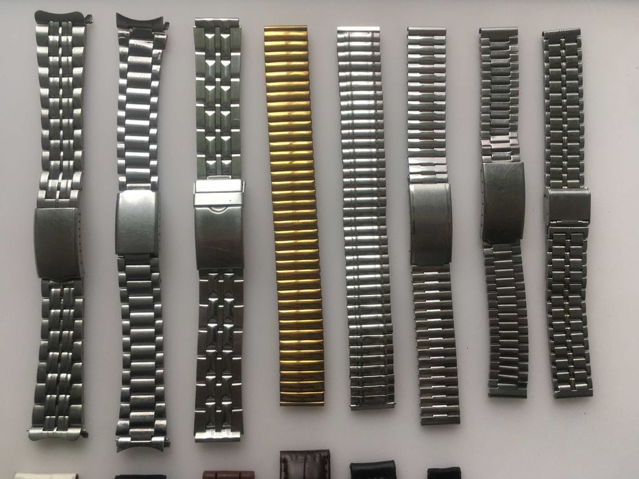 Ремінці та браслети для годинника