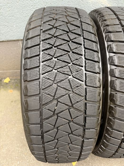 Bridgestone Blizzak 235/55 R20