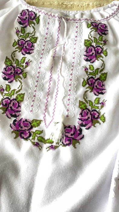 біла вишита сорочка