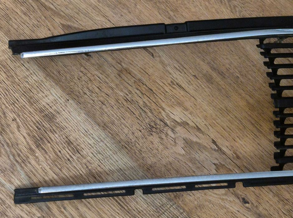 Grill Atrapa Audi 100 C 2 Oryginał  (76-82r.)