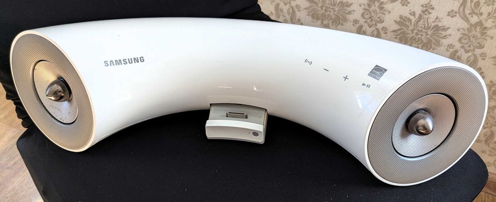 Топовая дизайнерская WiFi колонка Samsung DA-E550