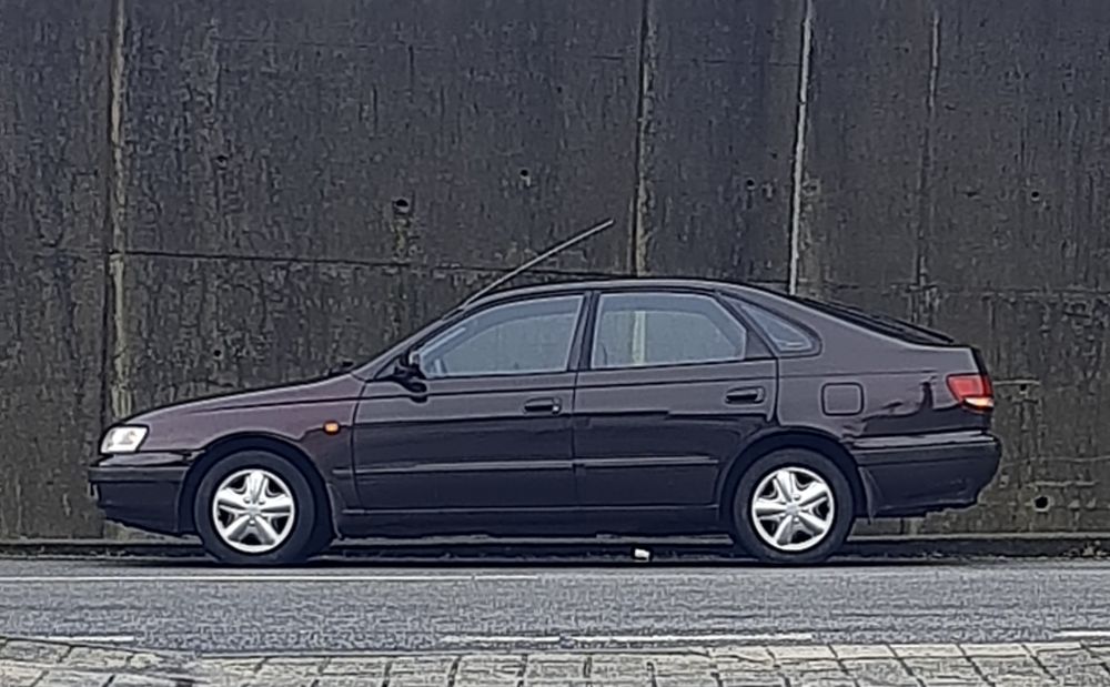 CARINA  E  1600 toyota