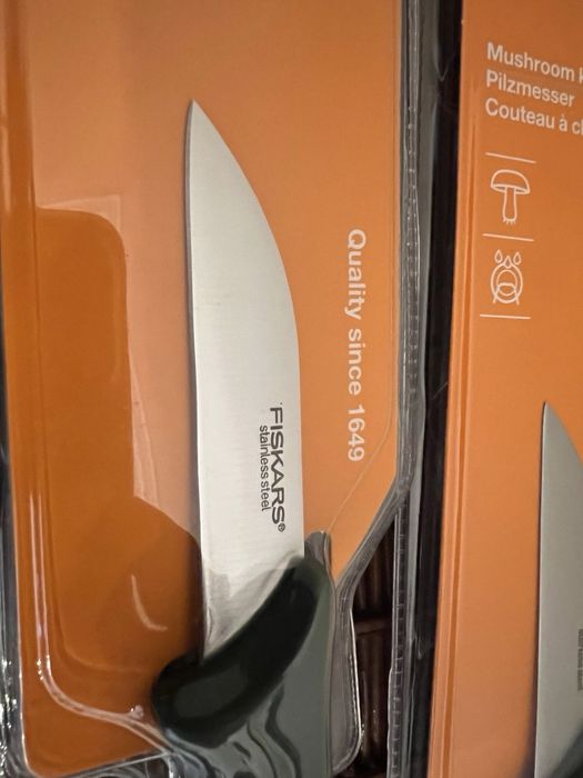Ніж для грибів Fiskars