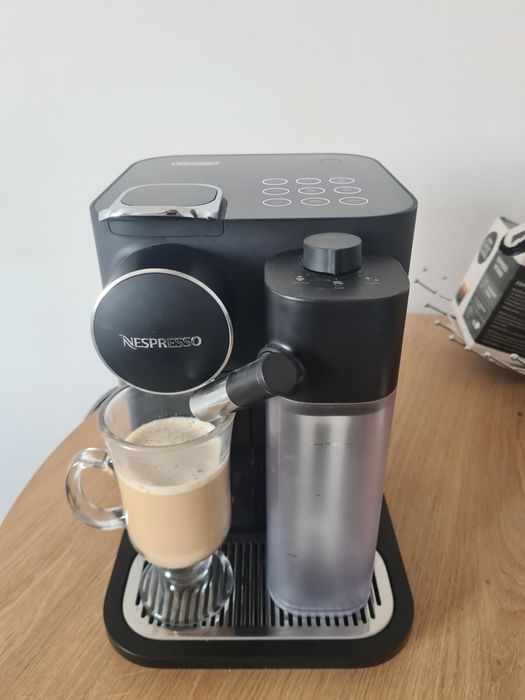Кавоварка De'Longhi Nespresso EN640.B.