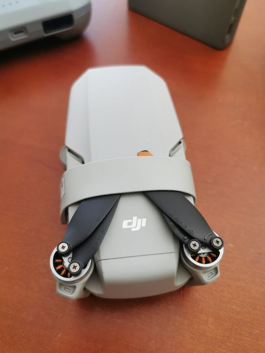 Dron DJI Mini 2 Fly More Combo