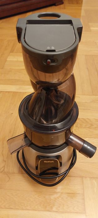 Uszkodzona wyciskarka wolnoobrotowa  Tefal ZC605 na cześci