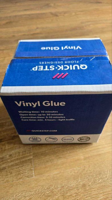 Клей для вінілових підлог Quick-Step Livyn Glue, 6 кг (QSVGLUE6)