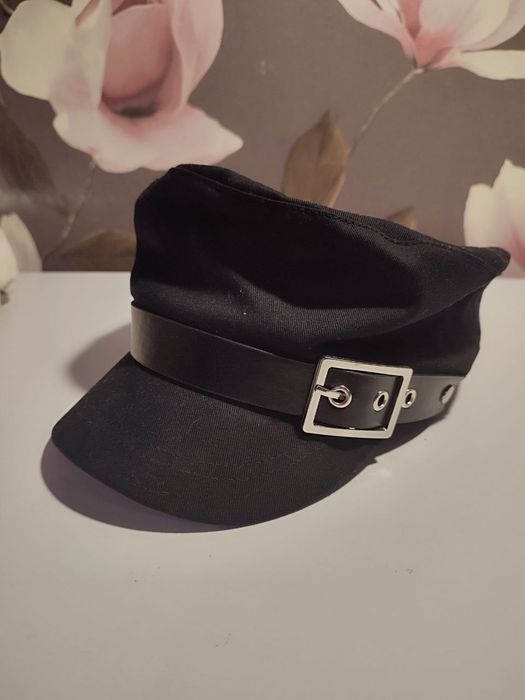 Модна шляпа з Cropp