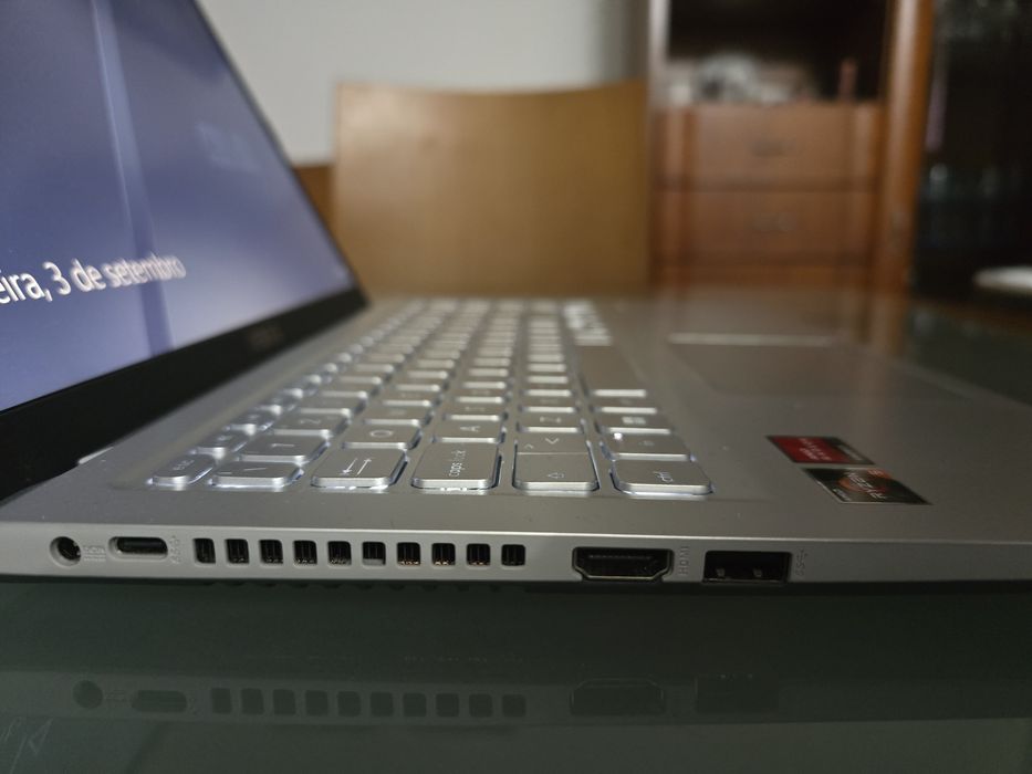 Asus M515-DA Ryzen 5 3500U 8GB RAM Full HD