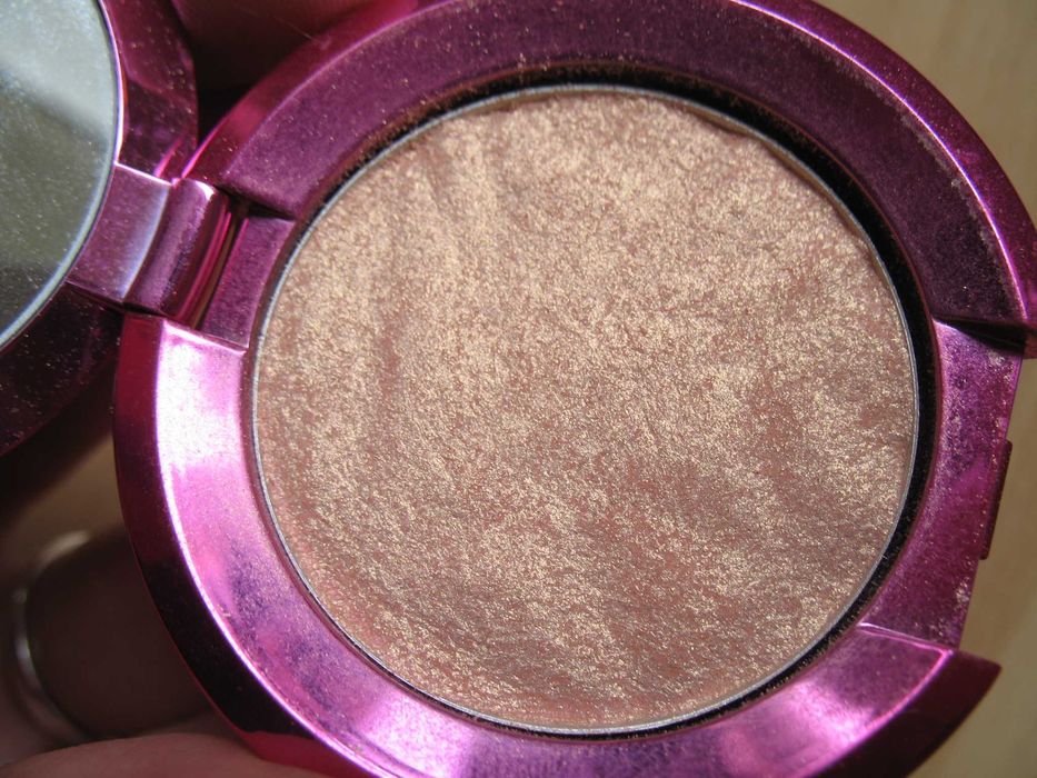 rozświetlacz Becca Rose Gold