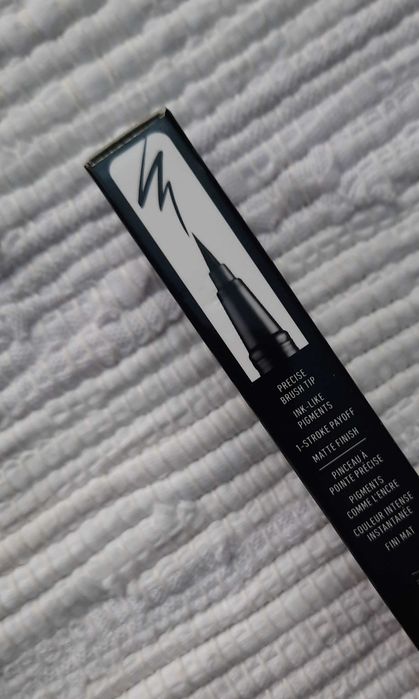 NYX Professional Makeup Epic eyeliner super cienki czarny 01, 1 ml