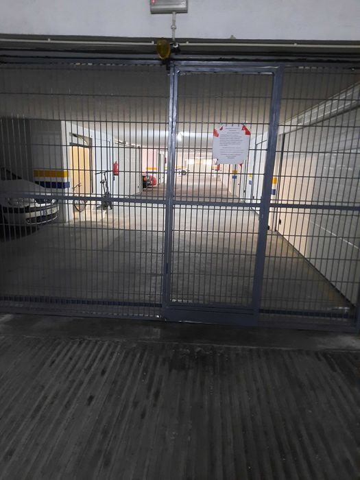 Estacionamento para mota ou carro, em Setúbal