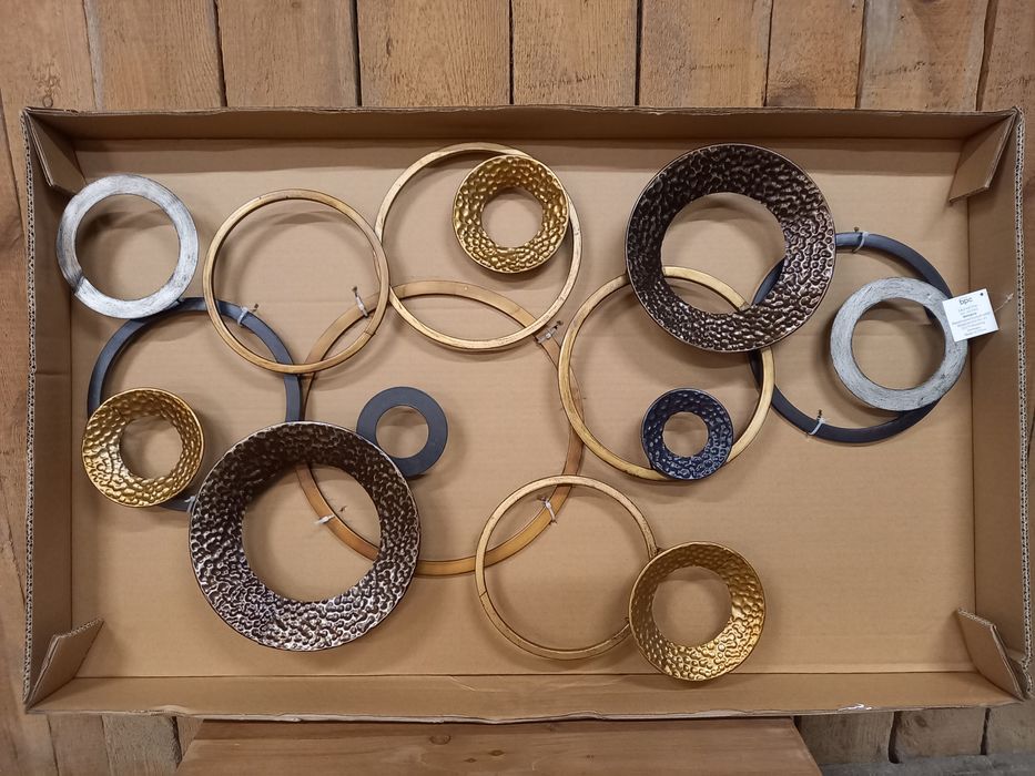 Dekoracja ścienna. Metaloplastyka