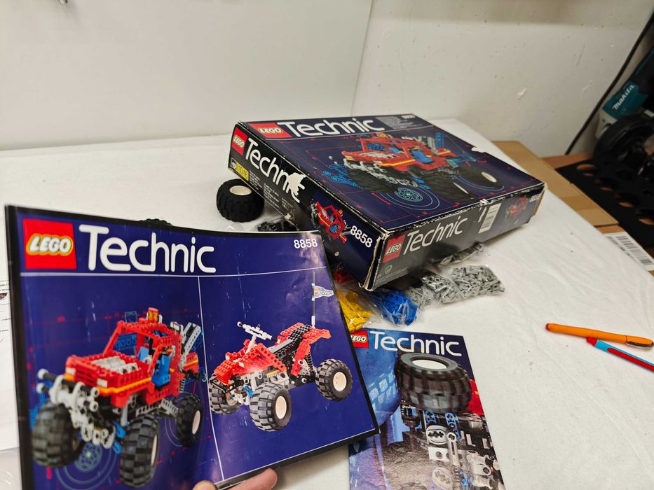 Lego Technic 8858 "Rebel Wrecker"; 1994; [236]