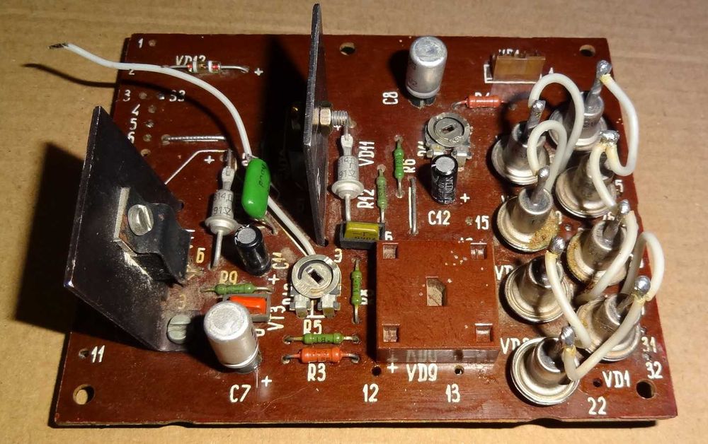 Блок Питания Стабилизатор Напряжений Юпитер 106