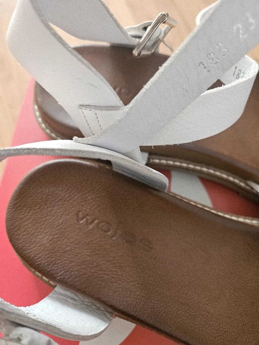 Skórzane sandały WOJAS – białe,  stan idealny