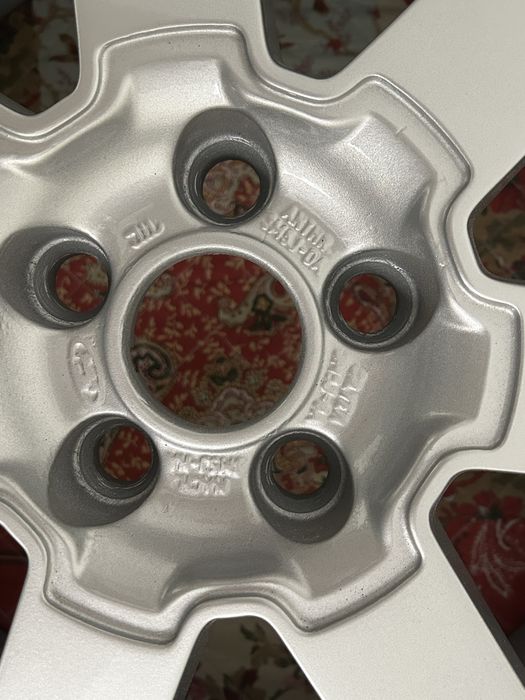 Jante R18 Ford Recém-restauradas (sem pneu)
