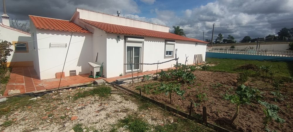 Moradia v4+V2 em marinhais com piscina