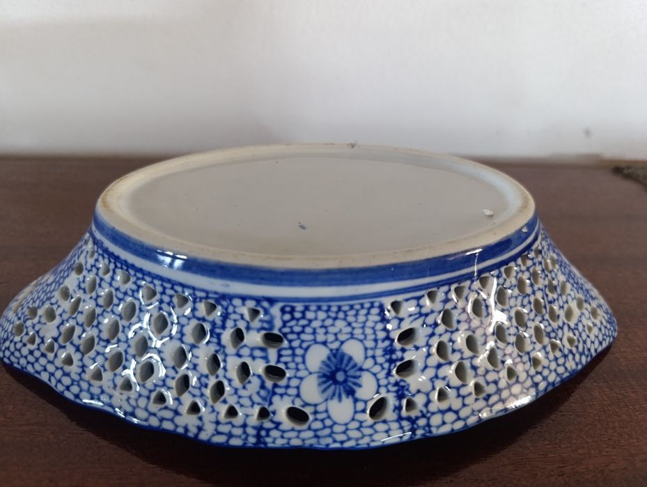 Travessa de porcelana pintada á mão