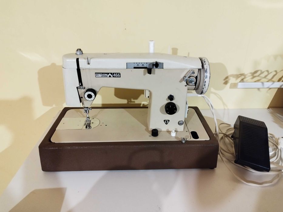 Maszyna do szycia - Predom Łucznik 466