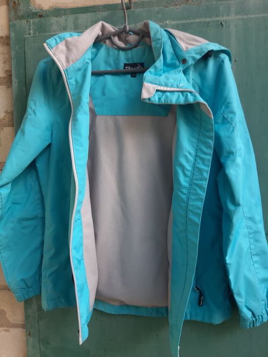 Продам  Ветрівку