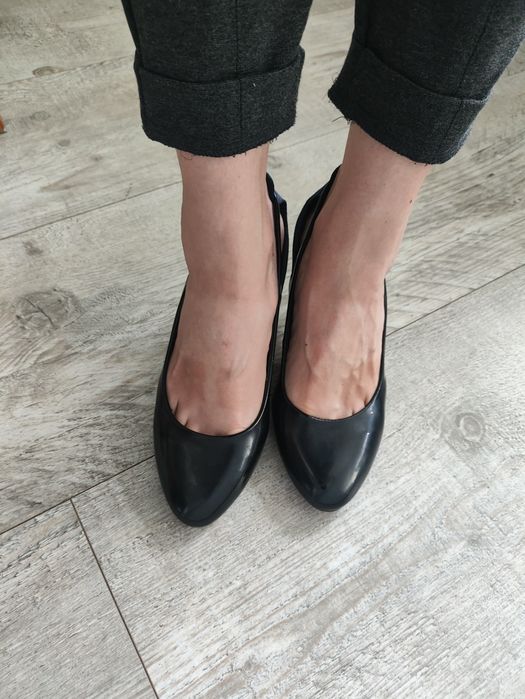 Lekkie wycięte szpilki lakierki 38 Profile na wiosnę lato