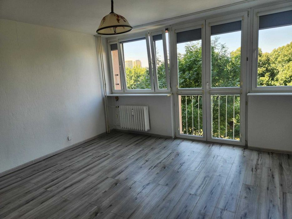 Kawalerka na Ofiar Oswiecimia - Widok 3