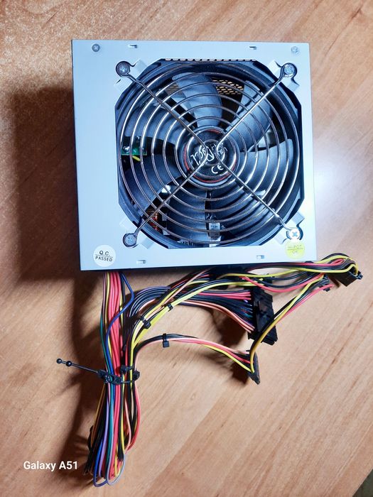 Zasilacz Modecom Fell 2 400W, stan idealny, prawie nowy.