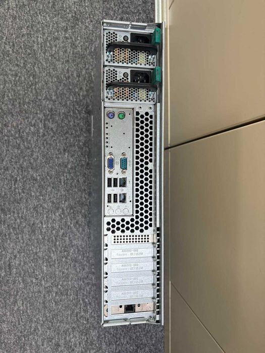 Serwer Xeon 2.0GHz 8GB RAM 6 slotów HDD RAID
