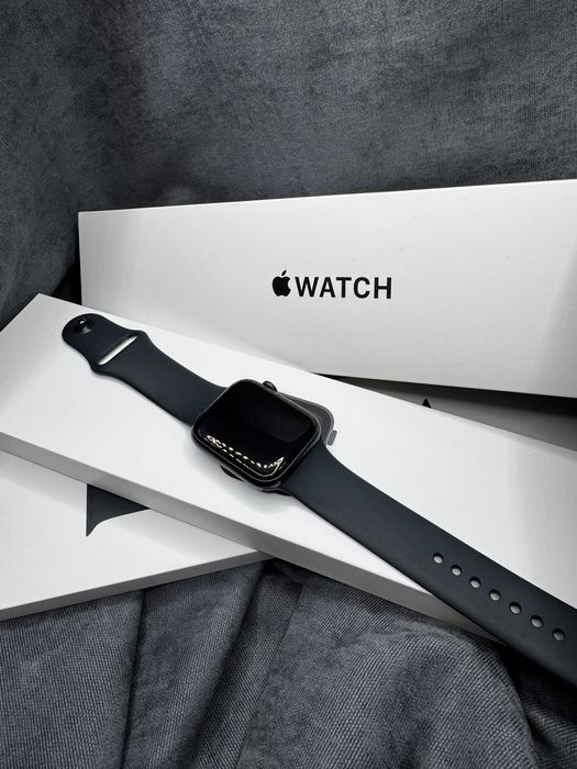 Apple Watch SE 44 cm