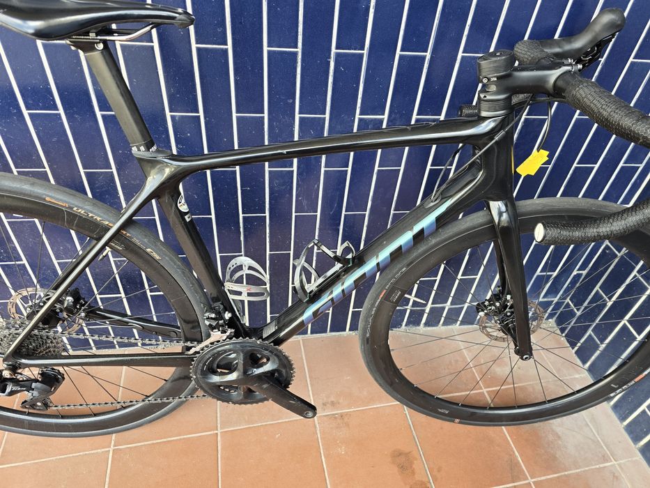 Giant carbono com rodas carbono