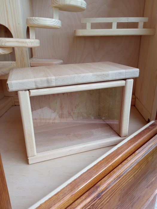 Бігове колесо, будиночок, каруселі, сходи для шиншил та білок