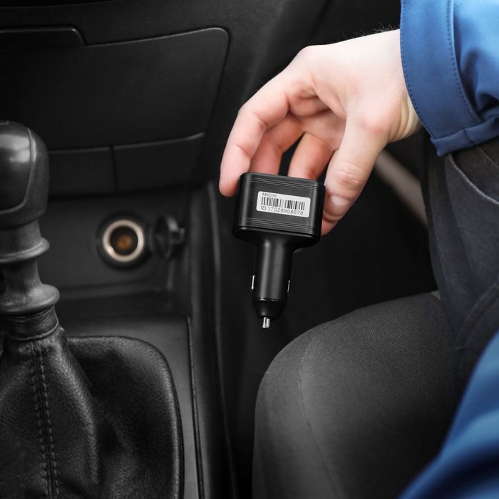 Lokalizator GPS 2G 4G ukryty w ładowarce podsłuch sledzenie MK036