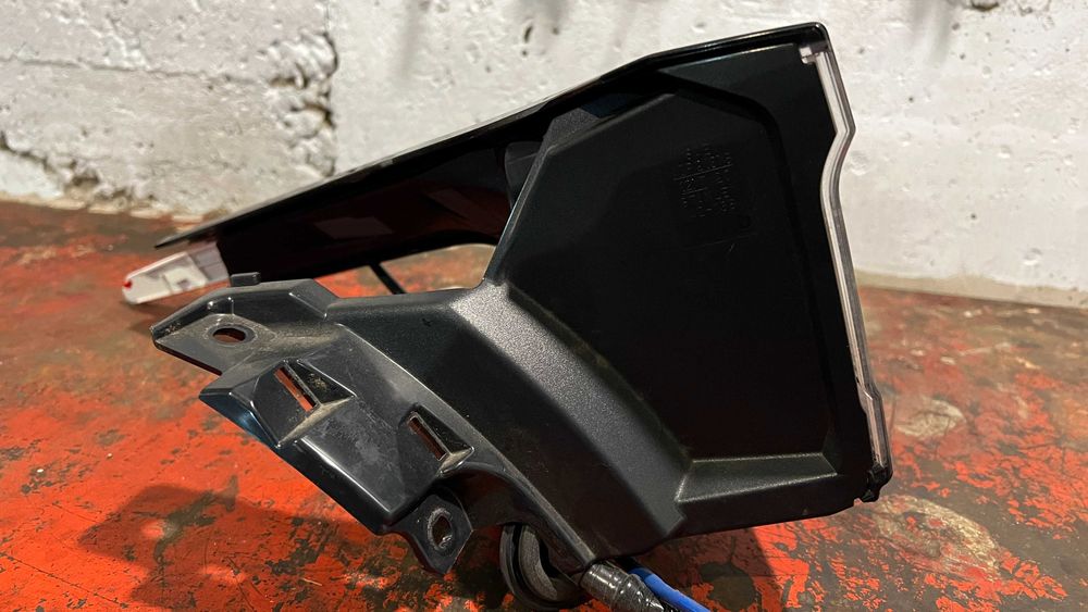 Фонарь задний правый от Subaru Solterra