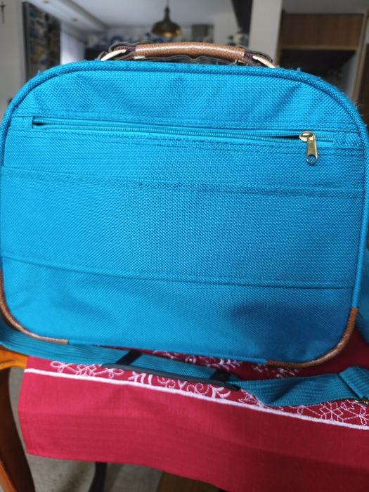 Kuferek na kosmetyki.