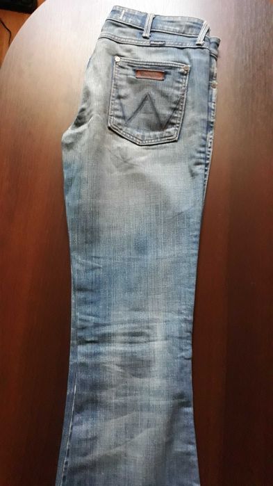 Sprzedam spodnie damskie wrangler .