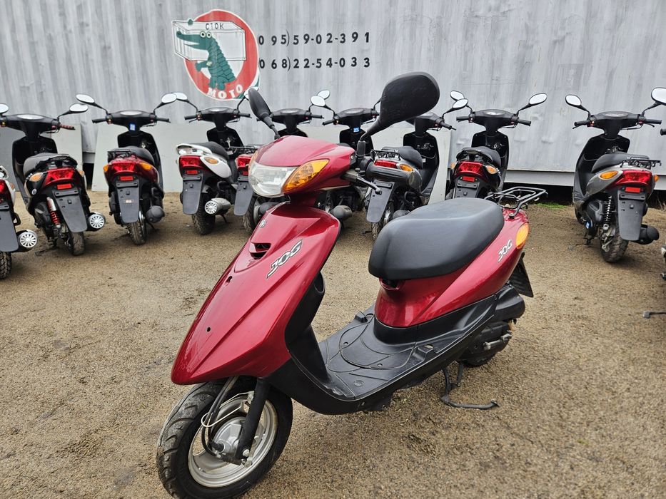 ПРОДАЖ скутерів Suzuku Mollet з контейнера.Стокмото Ямаха 36 39ZR