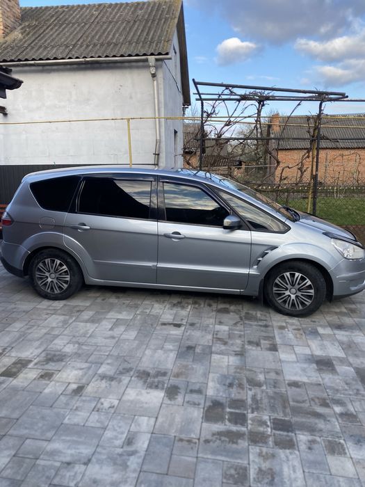 Продам машину Ford s-max