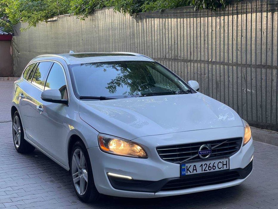 Volvo V60 2.0 бензин