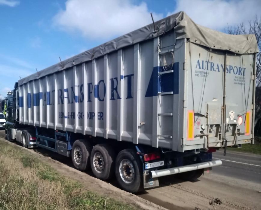 Напівпричіп  OVA