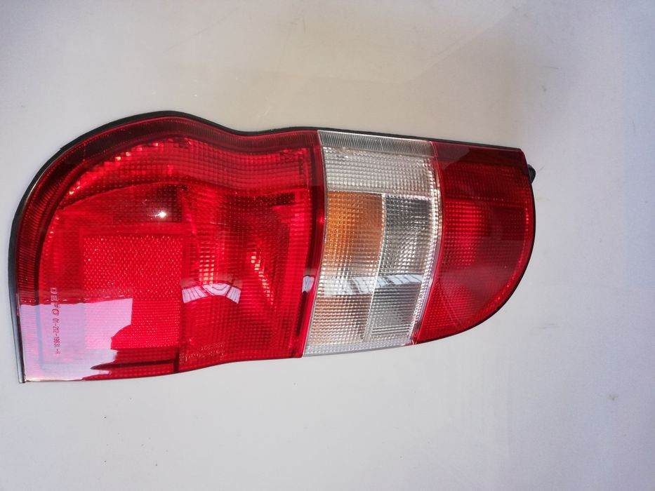 Farol farolim trás esquerdo direito Toyota Hiace de 1996 a 2007 (NOVO)