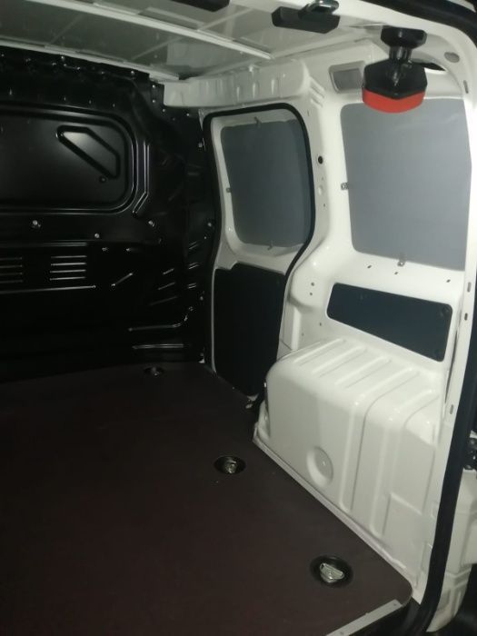 Zabudowa boków busa Fiat Fiorino