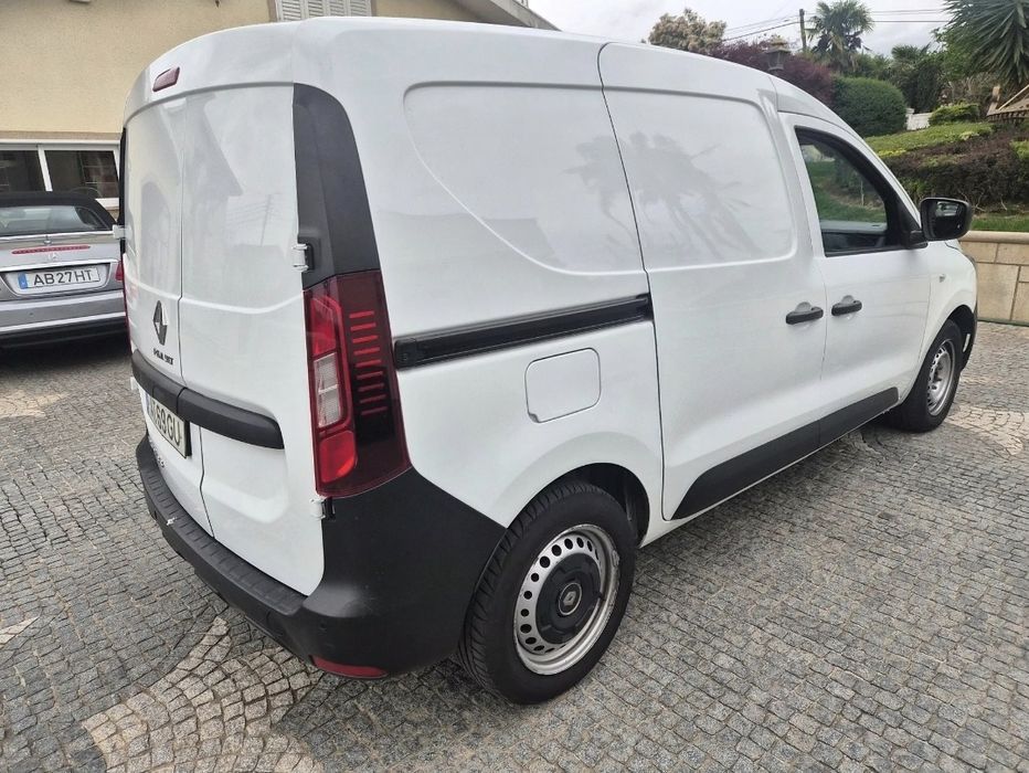 Renault Express van diesel 1.5 Blue dCi Confort.  VIATURA COM IVA DEDUTÍVEL