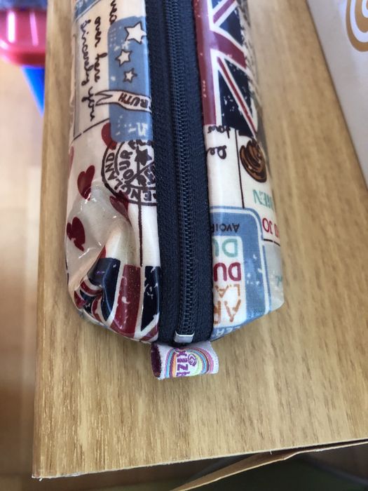 Estojo azul plastificado UK