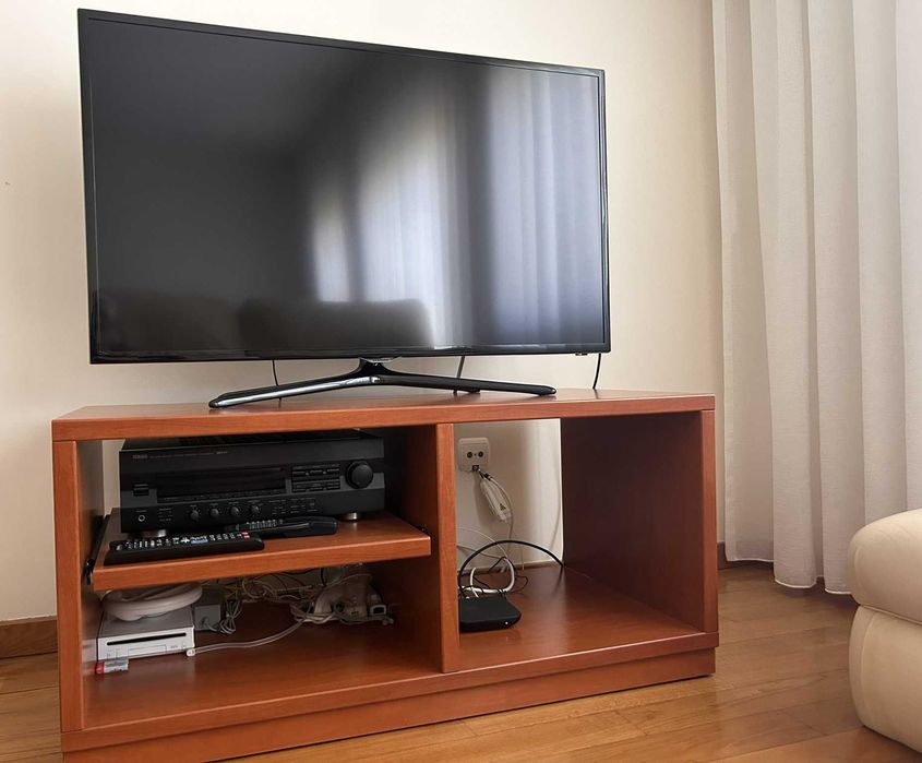 Móvel TV em cerejeira