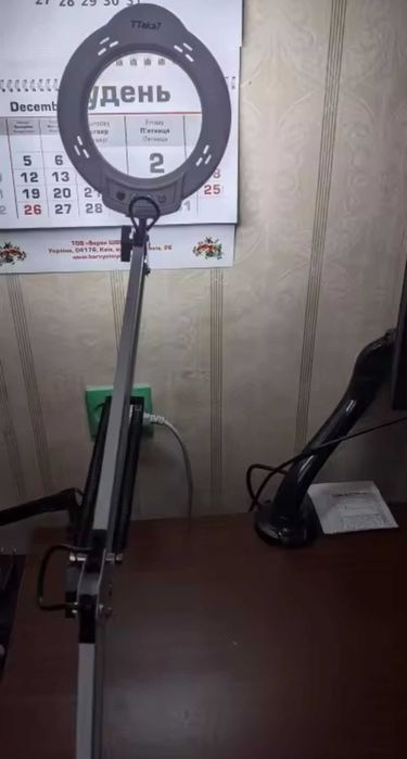 Настільна лампа-лупа з на струбцині,живлення від usb,павербанка.