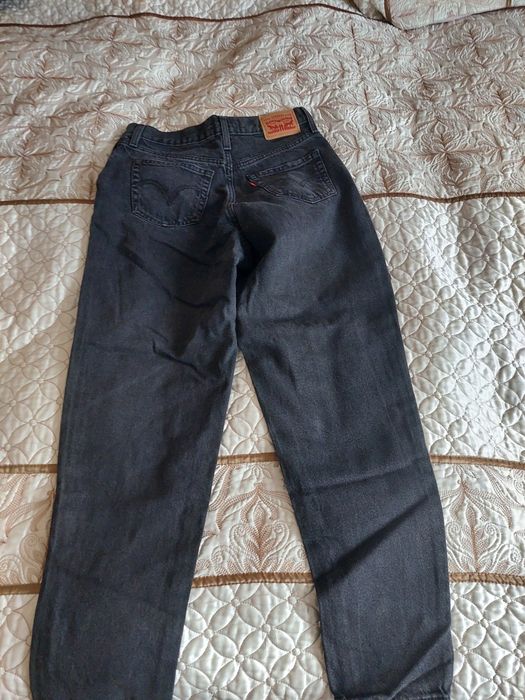 Spodnie jeans Levis.