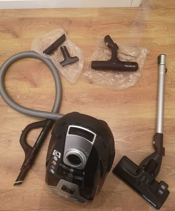 Aspirador Rowenta Silence Force Compact com muito pouca utilização