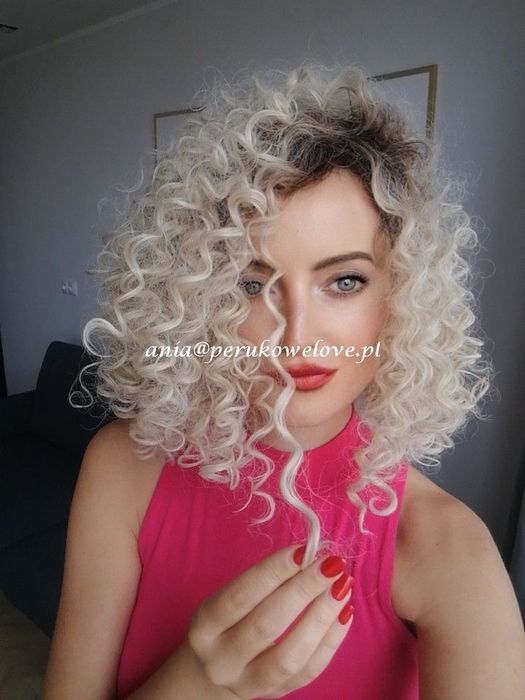 Peruka blond ombre afro loki kręcone włosy na co dzień Nelly