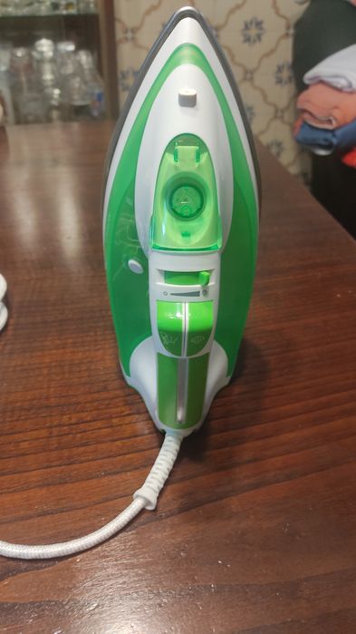 Ferro a vapor Novo